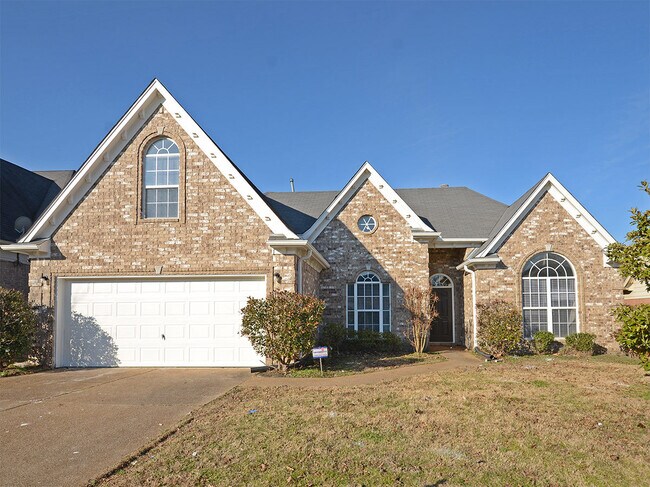 Primary Photo - 3 bed, 2 bath with a Bonus room
