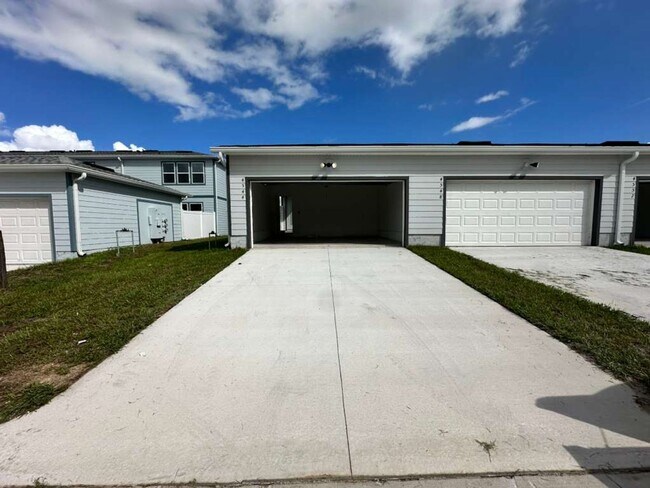 Building Photo - 4544 Orchard View Aly