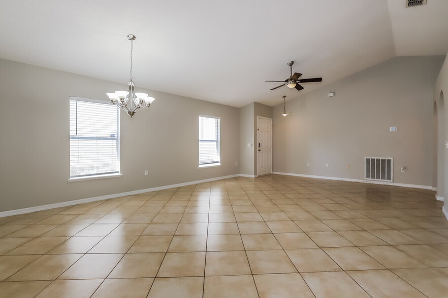 Building Photo - 1037 Brenton Leaf Dr