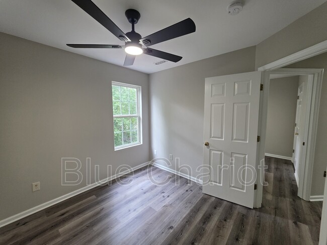Building Photo - 704 Brye St