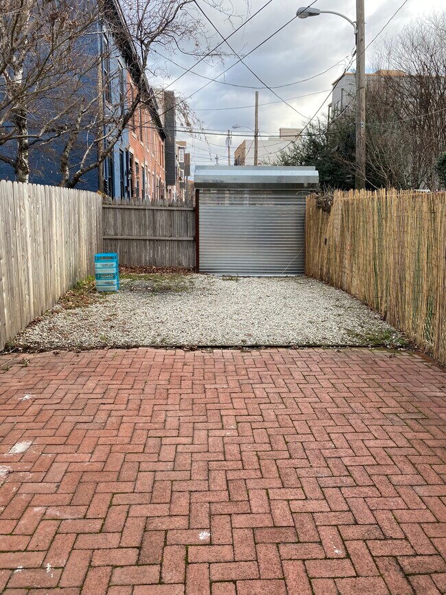 yard - 813 S 17th St