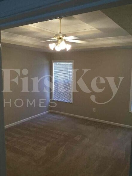 Building Photo - 799 Avalon Forest Way