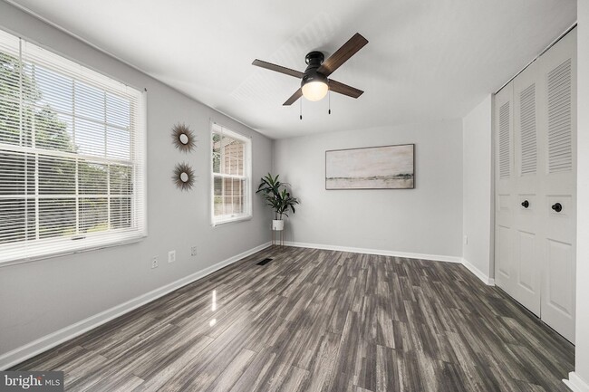 Building Photo - 8607 Kenosha Ct