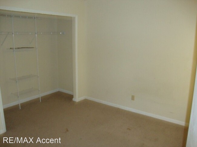 Building Photo - 3 br, 2 bath House - 930 Piercefield