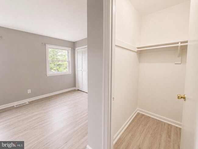 Building Photo - 14761 Ealing Ct
