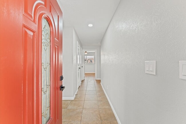 Building Photo - 8231 Garden Parks Dr