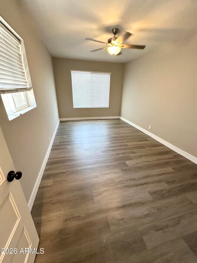 Building Photo - 2220 E Heatherbrae Dr