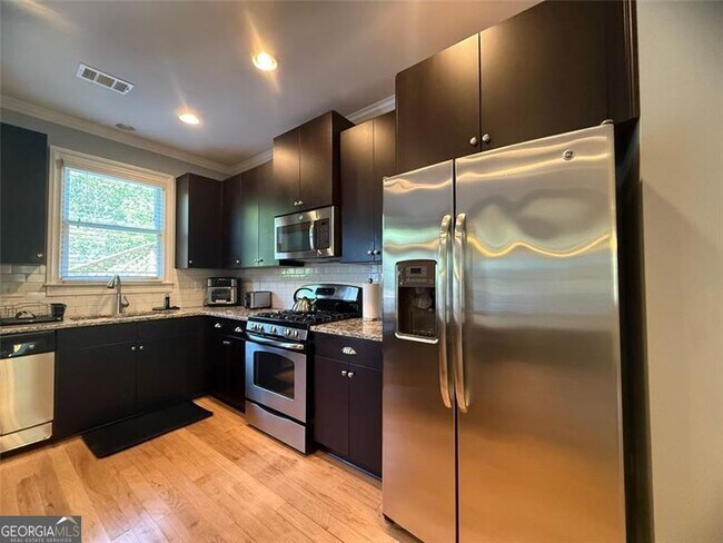 Building Photo - 1429 Dupont Commons Cir NW