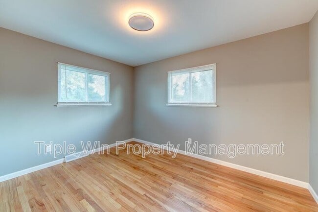 Building Photo - 1225 Thrush Ln