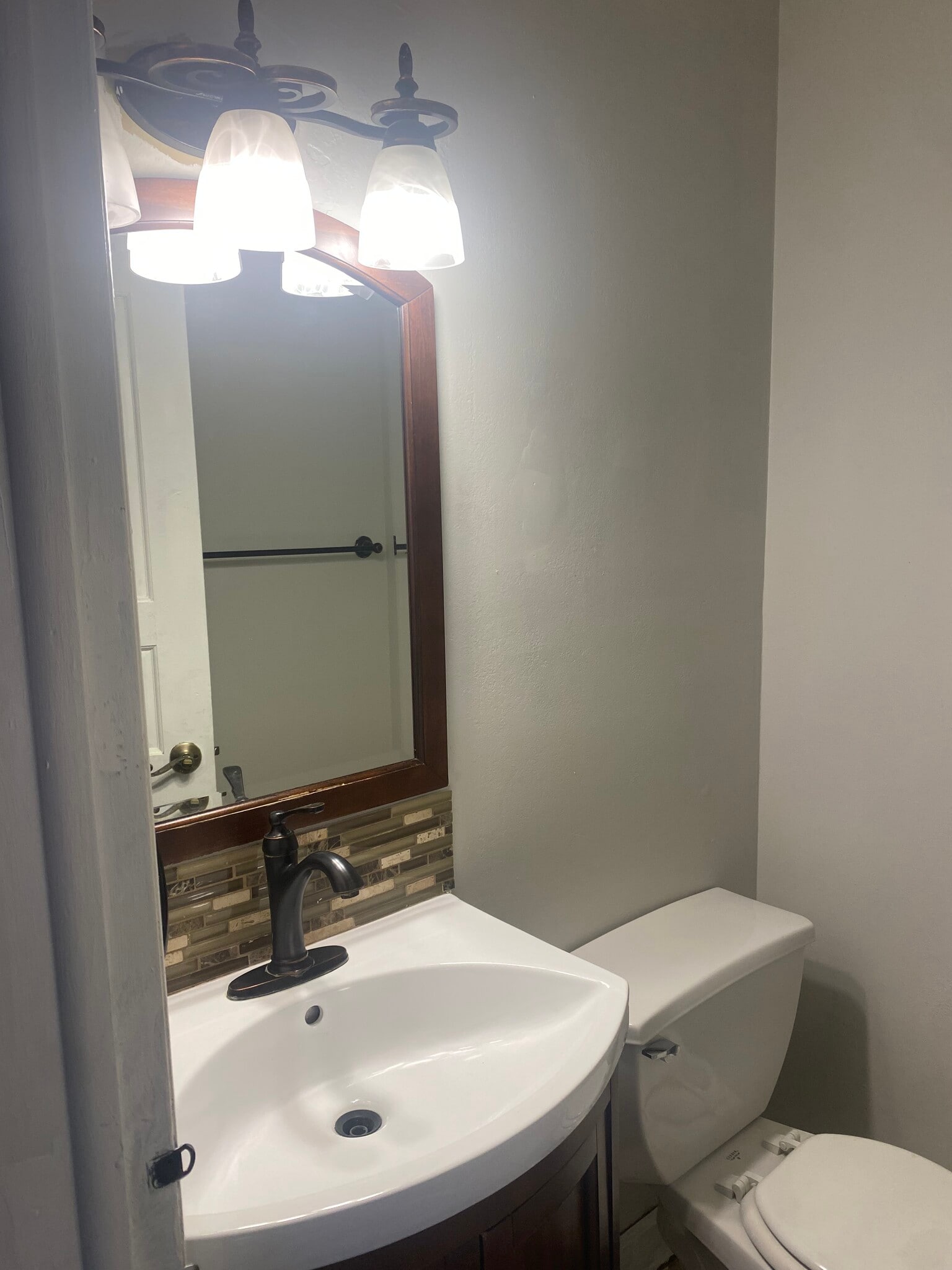 Half bath - 1424 Boxwood Dr