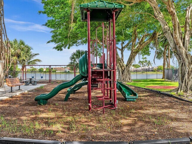 Building Photo - 10323 Hidden Springs Ct