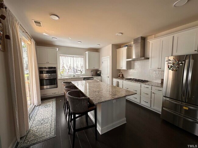 Building Photo - 1061 Larabee Ln