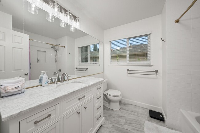 Building Photo - 8105 Prior Way