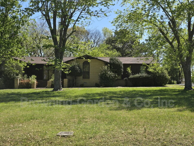 Building Photo - 2002 Gladeville Dr