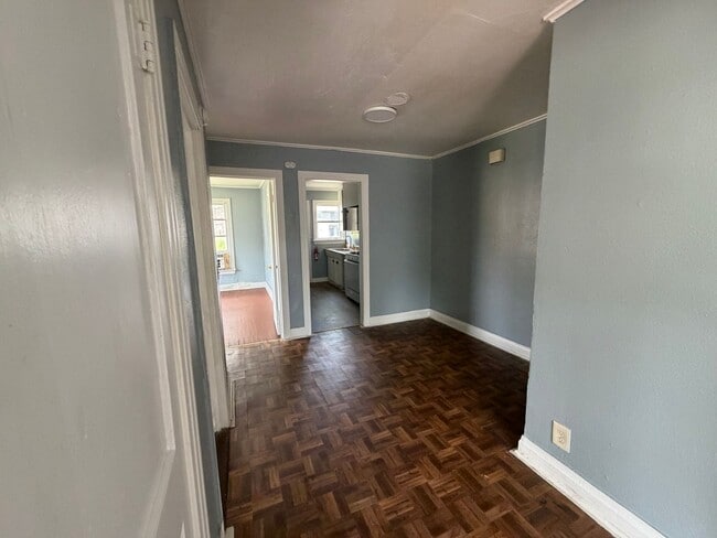 Building Photo - 258 Wyandotte St