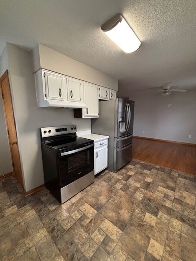 Building Photo - 891 Hill St