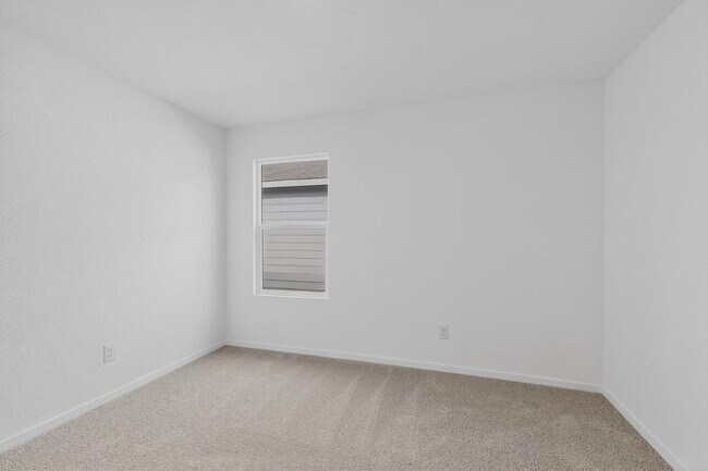 Building Photo - 3 Bedroom, 2 Bath Single-Story Lennar Home in Eastland Community