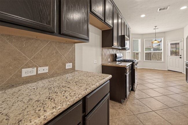 Building Photo - 24914 Diamond Ranch Dr