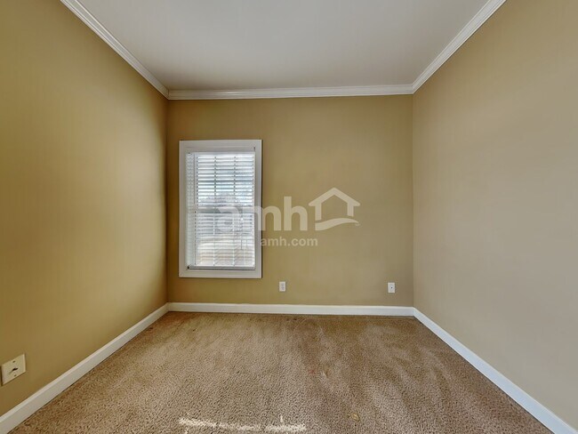 Building Photo - 4700 Greenfield Way Dr