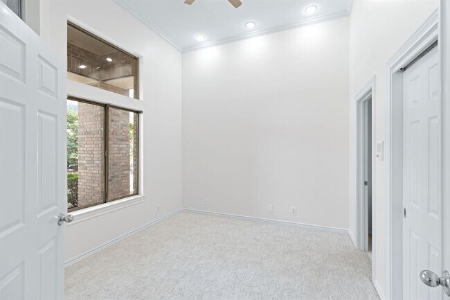 Building Photo - 7503 Clove Cove