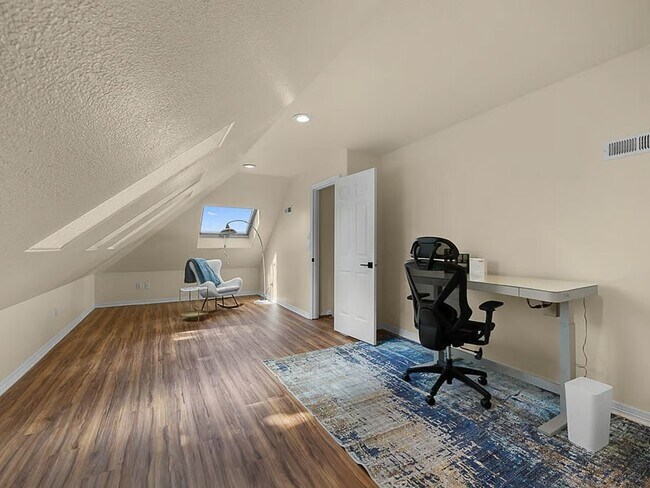 Building Photo - 129 Deerbrook Dr