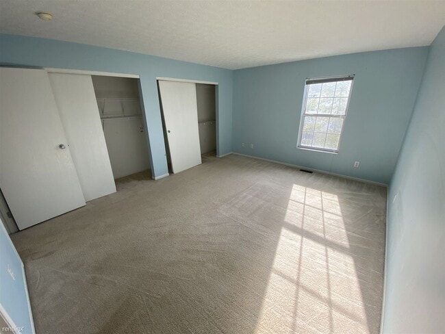 Building Photo - 2 br, 1.5 bath Condo - 4683 Cadmus Drive