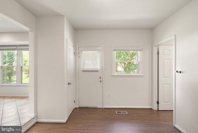 Building Photo - 8902 Huxley Ct