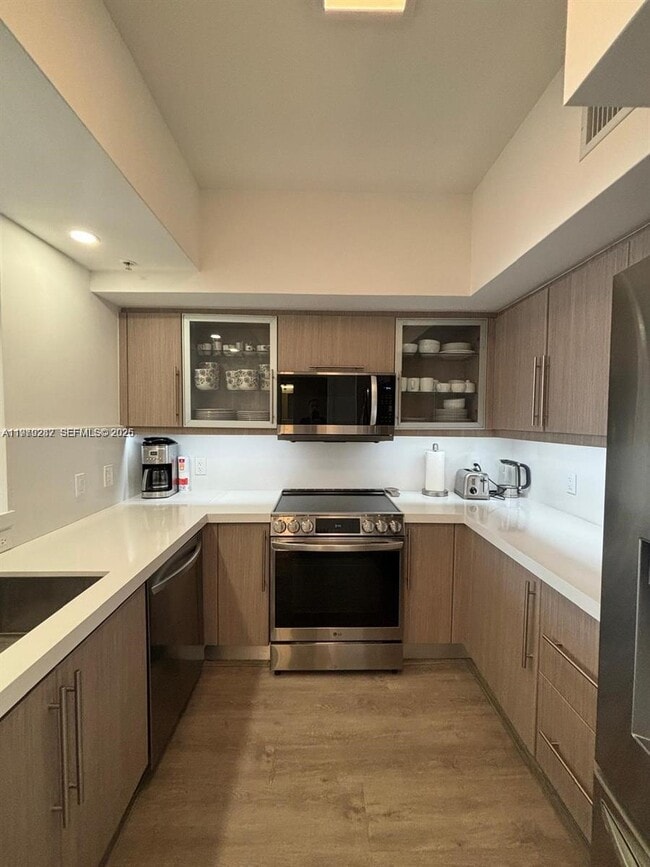 Building Photo - 888 Douglas Rd