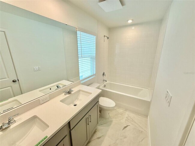 Building Photo - 1315 Tarflower Dr