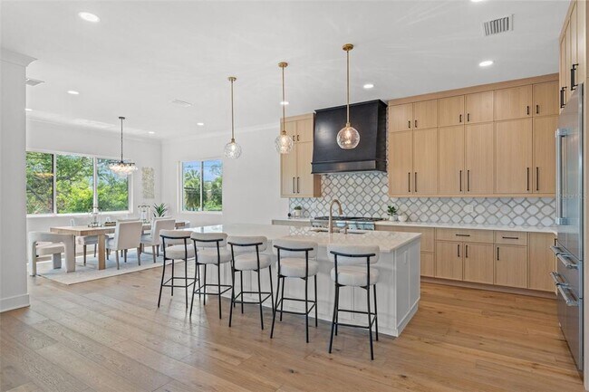 Building Photo - 500 E Davis Blvd