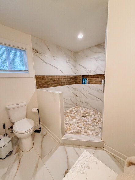 Building Photo - 1835 New St