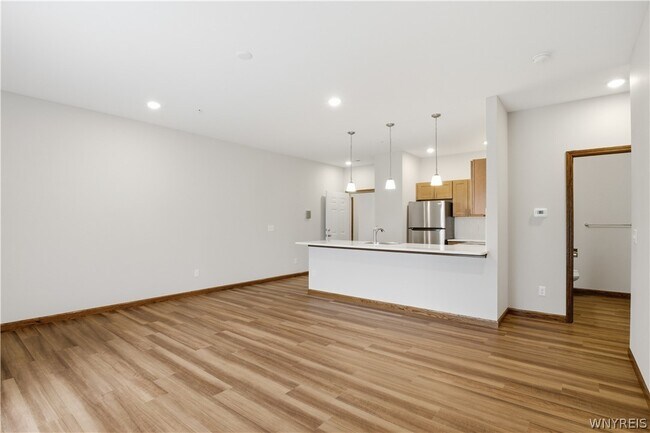 Building Photo - 1130 Orchard Park Rd