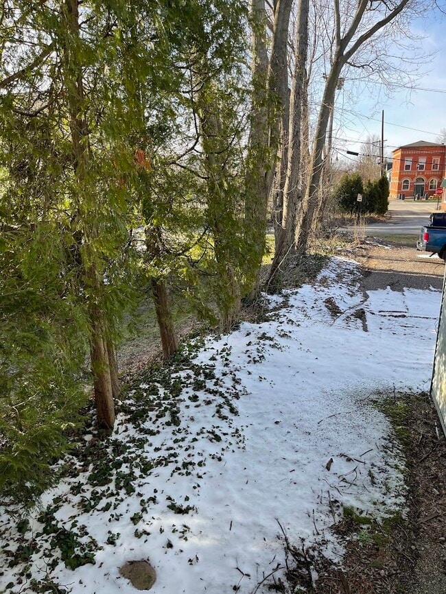 Building Photo - 15 S Park Row