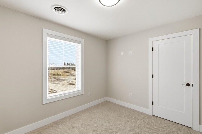 Building Photo - 7 Elise Ave