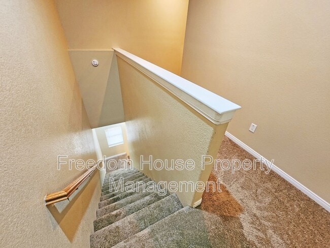 Building Photo - 1421 Star Rd