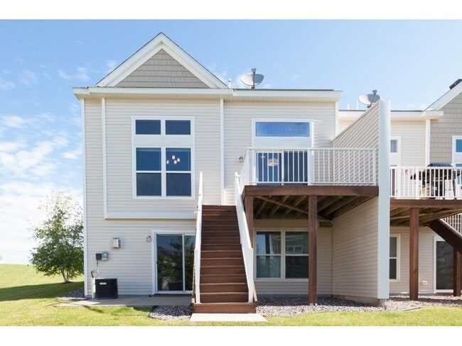 Building Photo - 7134 Merrimac Ln N