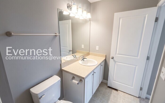 Building Photo - 5944 Bridgehampton Dr