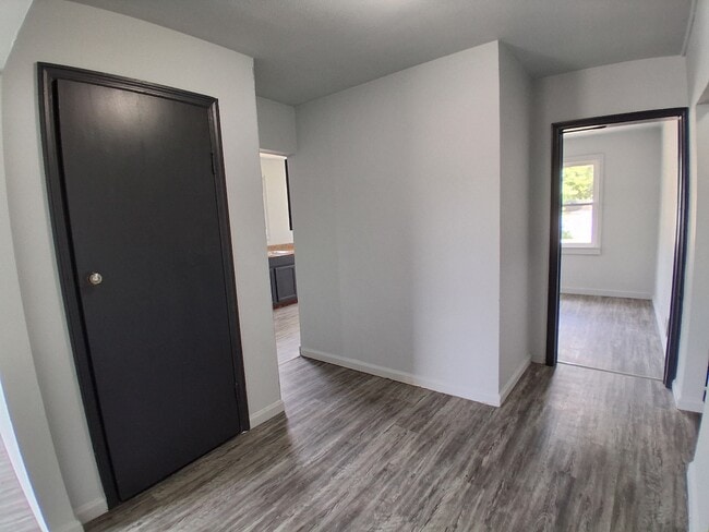 Building Photo - 1497 Fairchild-E