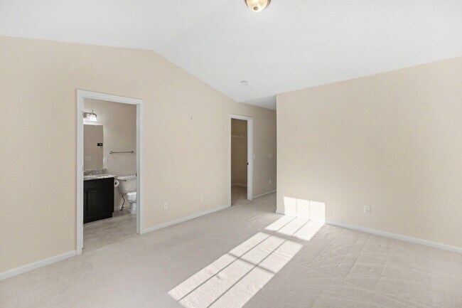 Building Photo - 41574 Mitchell Rd