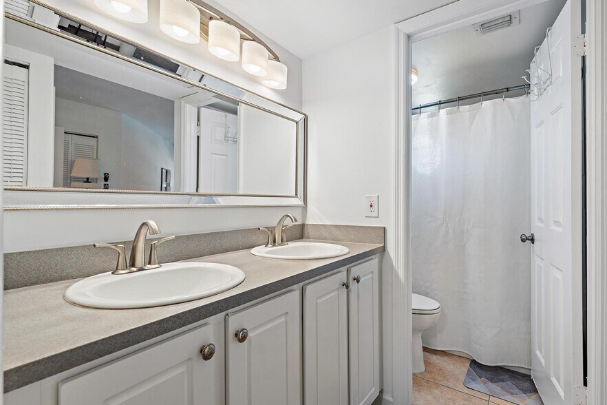 Building Photo - 120 Seabreeze Cir