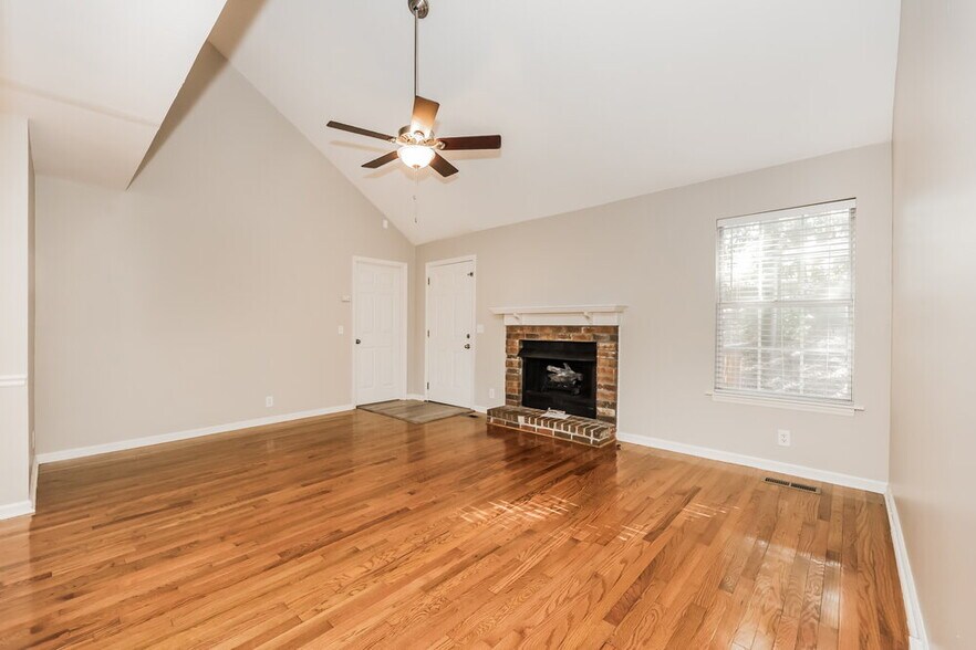 Building Photo - 3724 Belle Oaks Dr