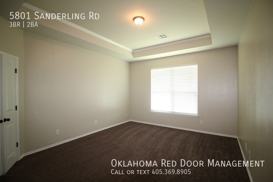 Building Photo - 5801 Sanderling Rd