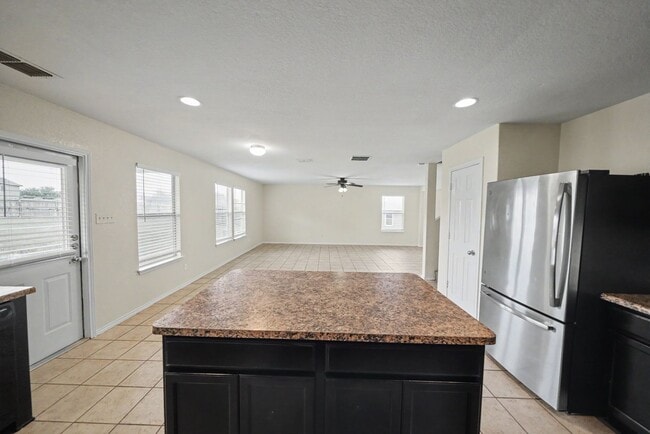 Building Photo - Spacious Cul-de-Sac Home in Bulverde Village - Realtor Commission: $500