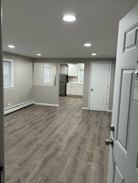 Living room - 1039 David Dr