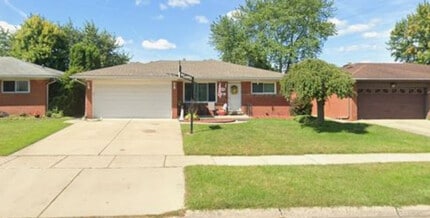 Building Photo - 29543 Eiffel Ave