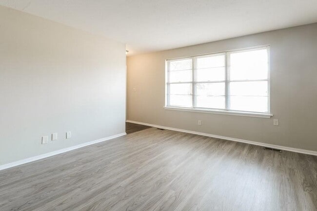 Building Photo - 1703 Fedderson Dr