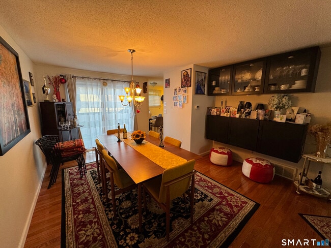 Building Photo - 17 Coram Rd