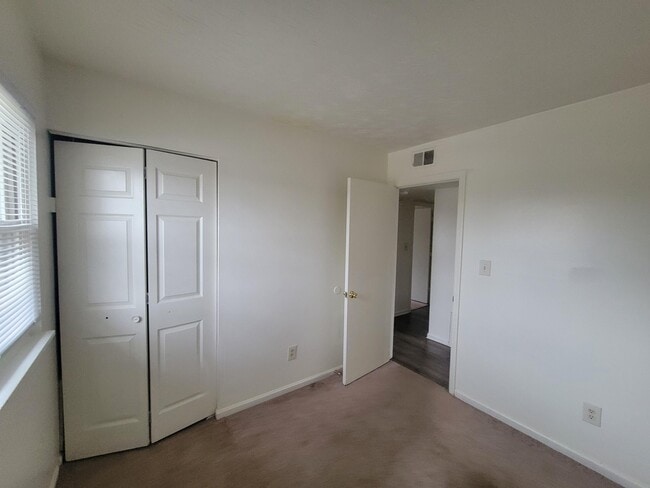 Building Photo - 3962 Northampton Dr