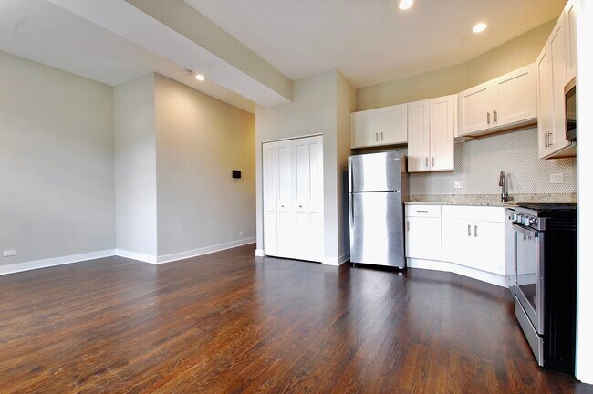 Building Photo - 1854 W 18th St