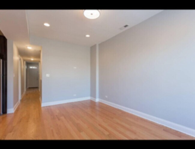 Building Photo - 2321 W Fullerton Ave